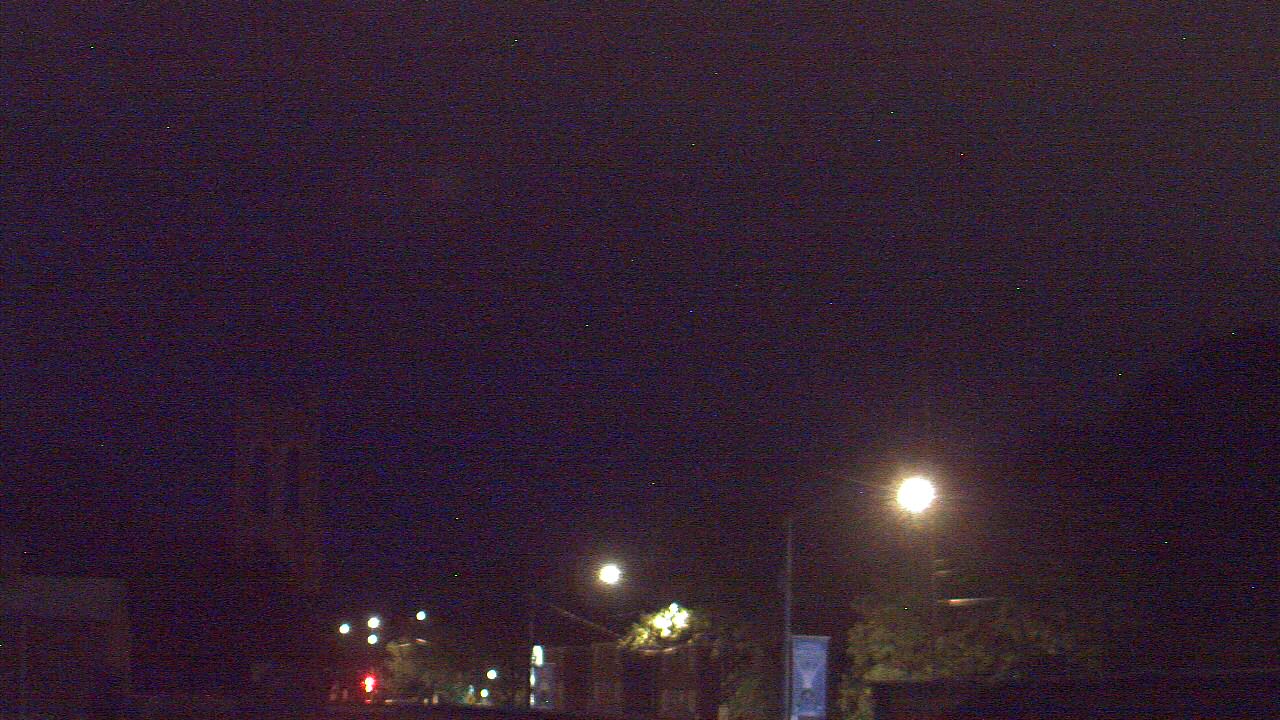 Thumbnail for current weather camera view from St Philip Lutheran School in Chicago, Illinois