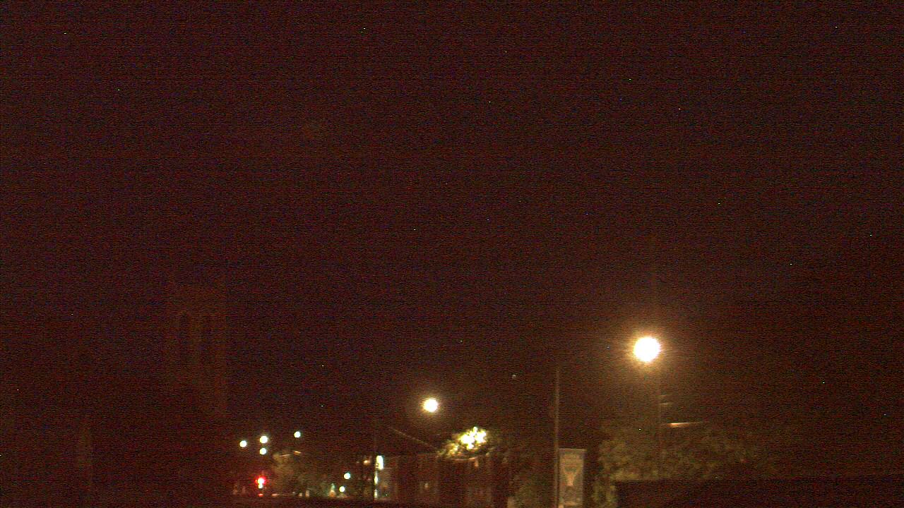 Thumbnail for current weather camera view from St Philip Lutheran School in Chicago, Illinois
