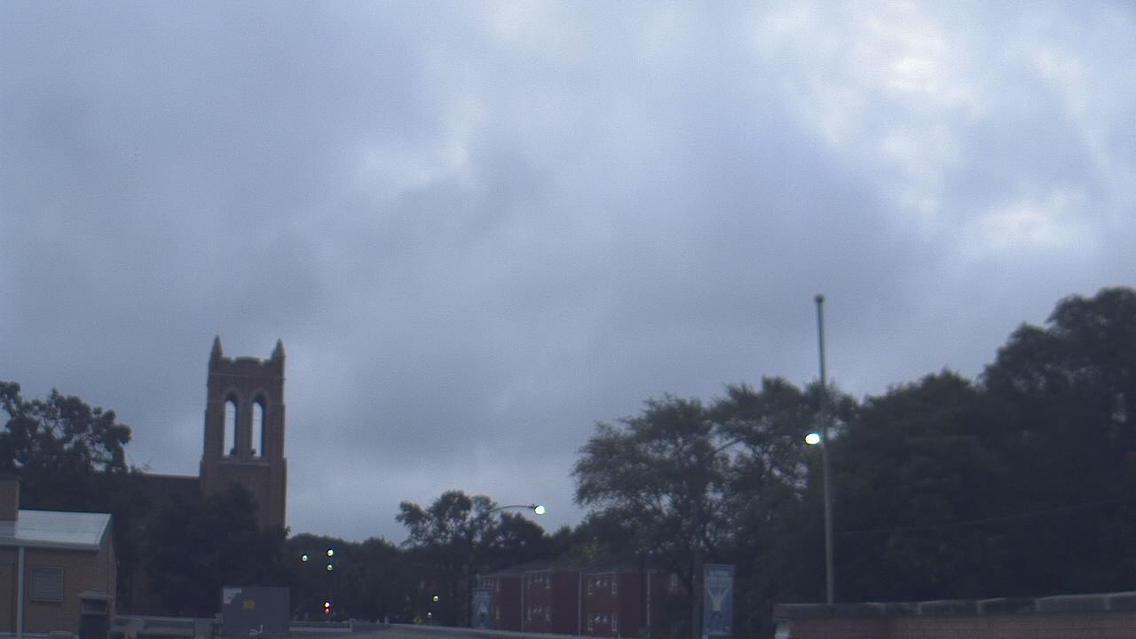 Thumbnail for current weather camera view from St Philip Lutheran School in Chicago, Illinois