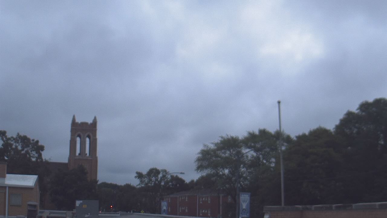 Thumbnail for current weather camera view from St Philip Lutheran School in Chicago, Illinois