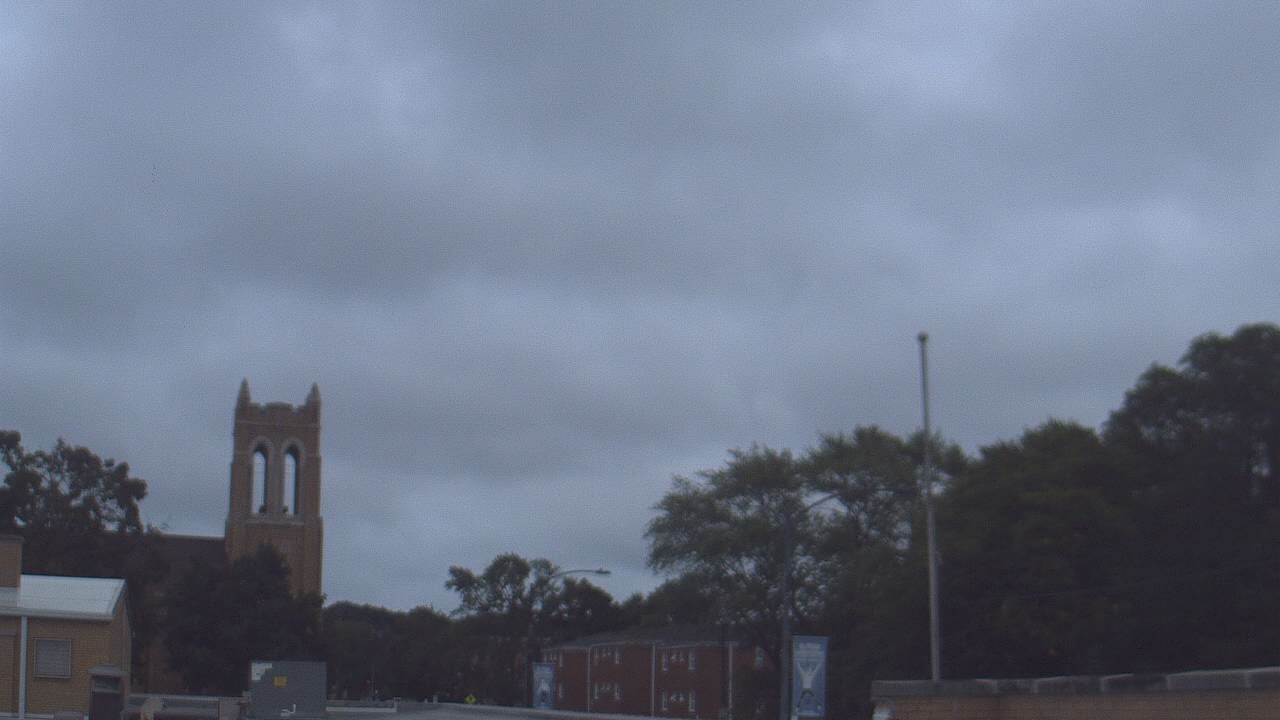 Thumbnail for current weather camera view from St Philip Lutheran School in Chicago, Illinois