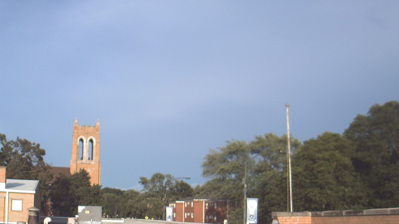 Thumbnail for current weather camera view from St Philip Lutheran School in Chicago, Illinois