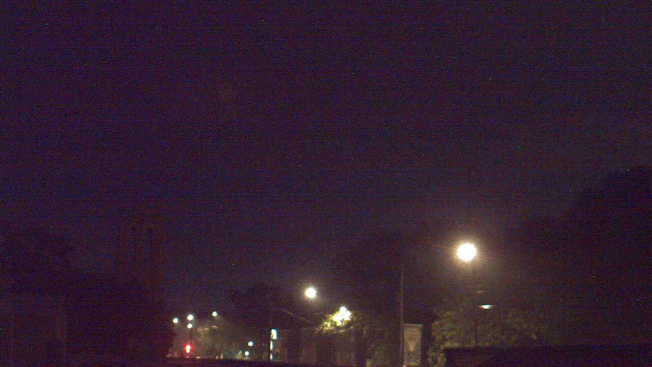 Thumbnail for current weather camera view from St Philip Lutheran School in Chicago, Illinois
