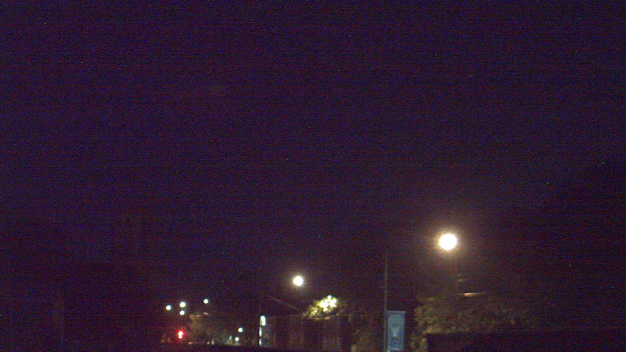 Thumbnail for current weather camera view from St Philip Lutheran School in Chicago, Illinois
