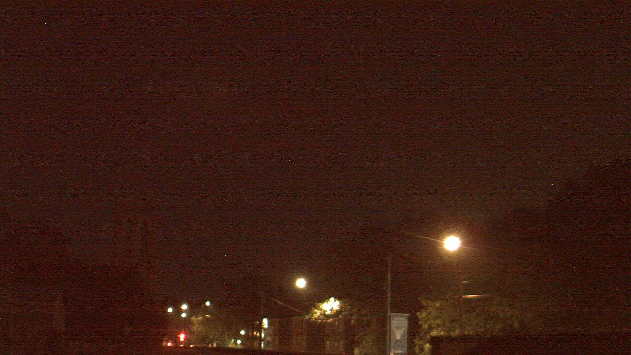 Thumbnail for current weather camera view from St Philip Lutheran School in Chicago, Illinois