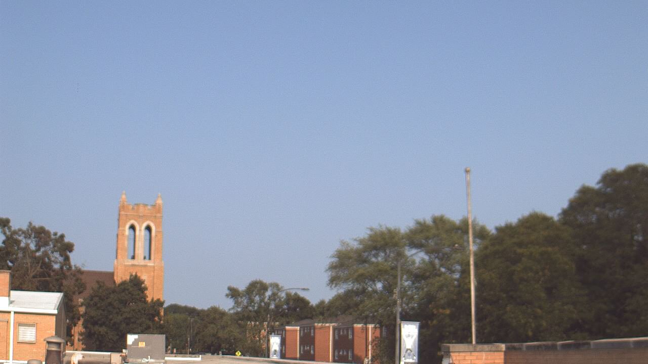 Thumbnail for current weather camera view from St Philip Lutheran School in Chicago, Illinois