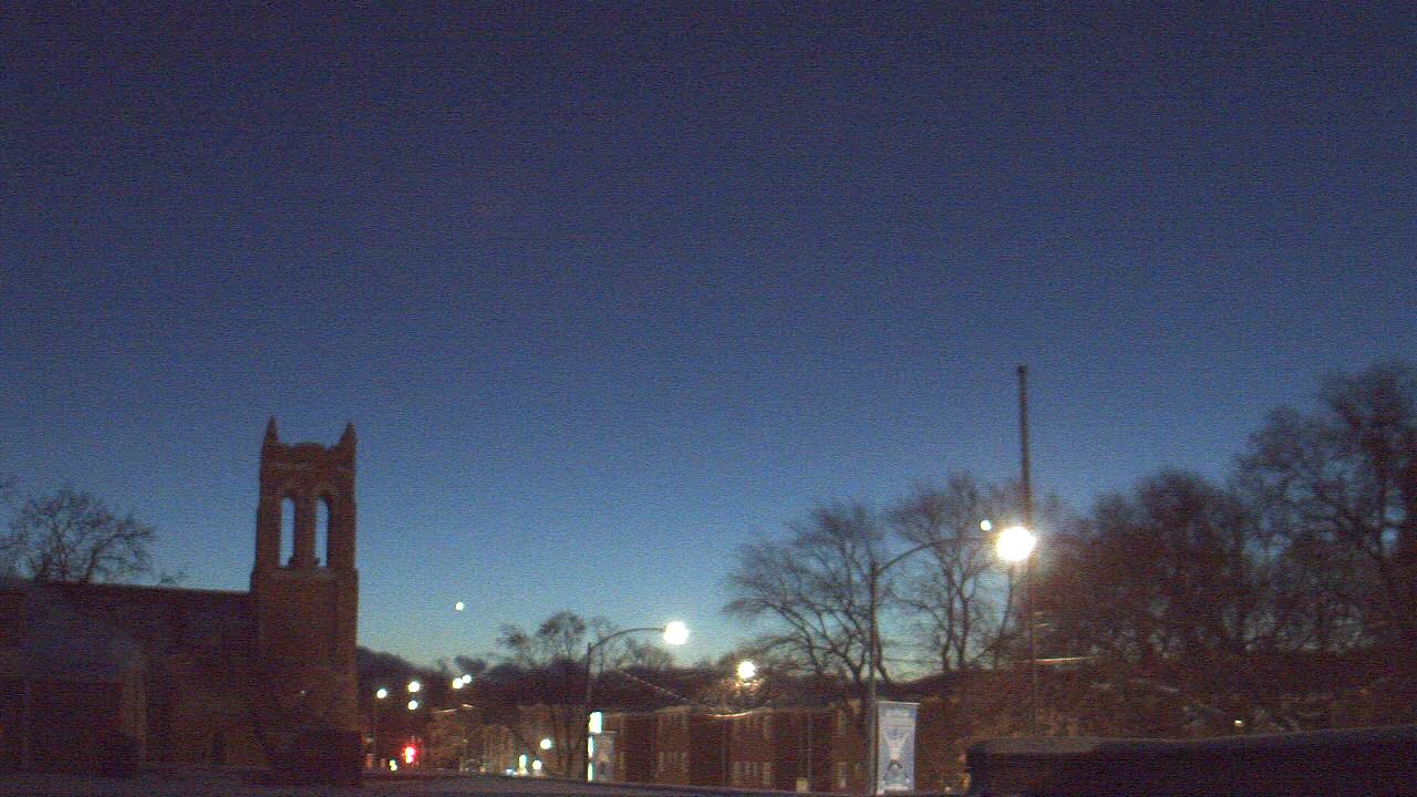 Thumbnail for current weather camera view from St Philip Lutheran School in Chicago, Illinois