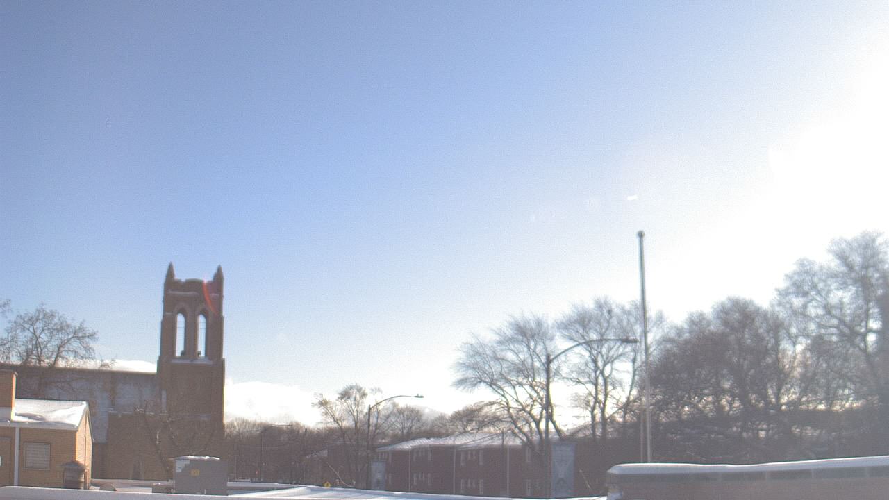 Thumbnail for current weather camera view from St Philip Lutheran School in Chicago, Illinois