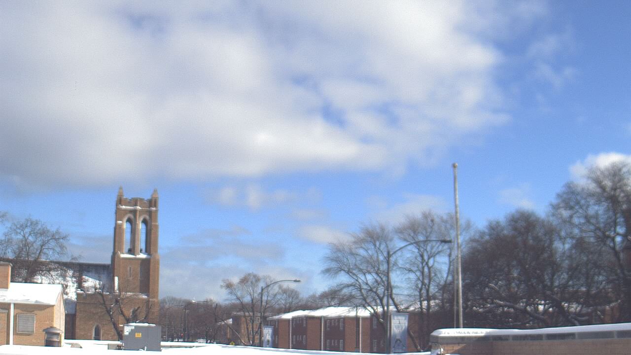 Thumbnail for current weather camera view from St Philip Lutheran School in Chicago, Illinois