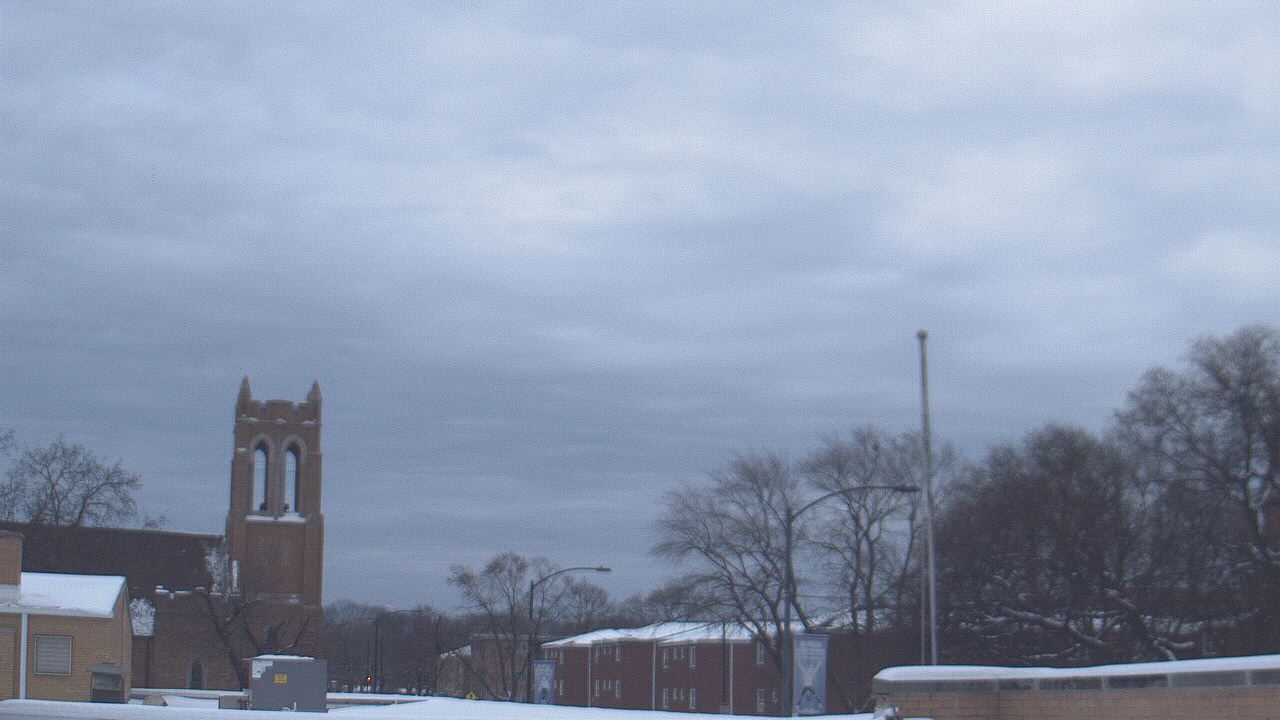 Thumbnail for current weather camera view from St Philip Lutheran School in Chicago, Illinois