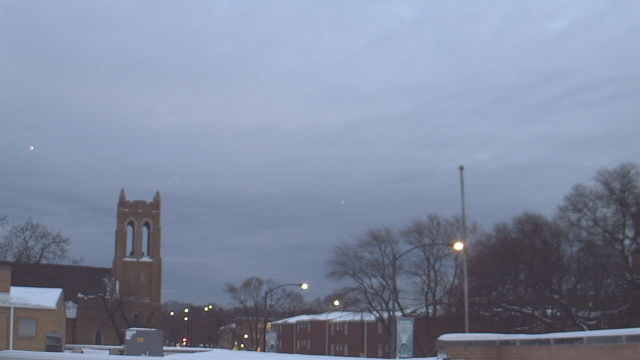 Thumbnail for current weather camera view from St Philip Lutheran School in Chicago, Illinois
