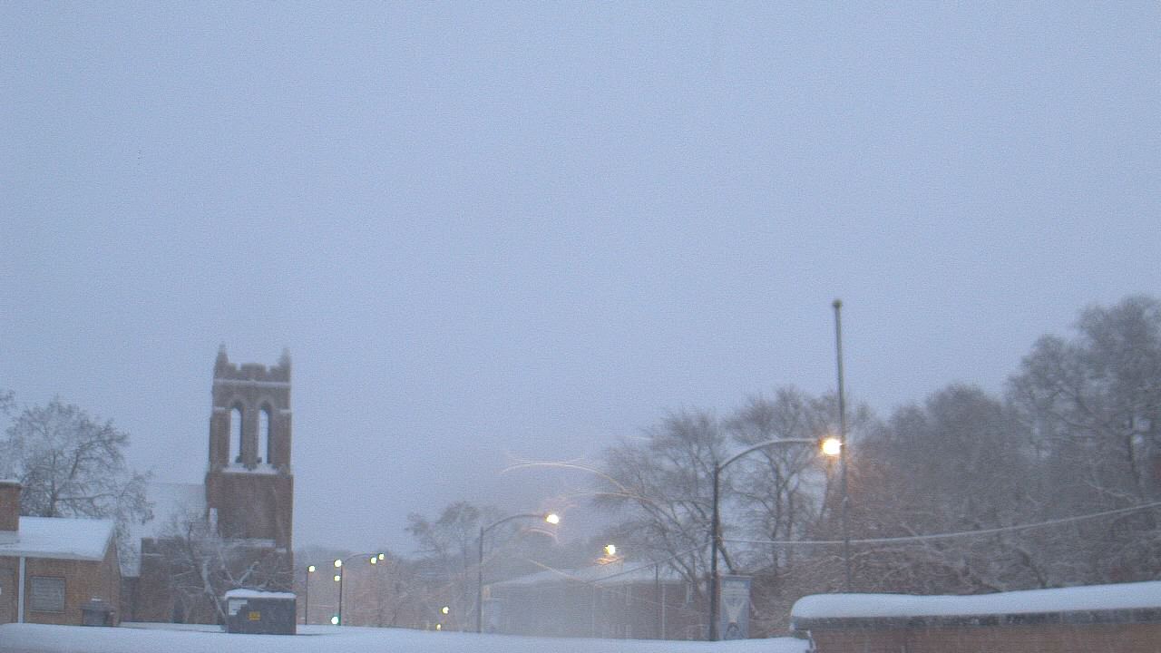 Thumbnail for current weather camera view from St Philip Lutheran School in Chicago, Illinois