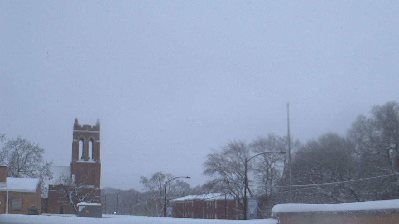 Thumbnail for current weather camera view from St Philip Lutheran School in Chicago, Illinois