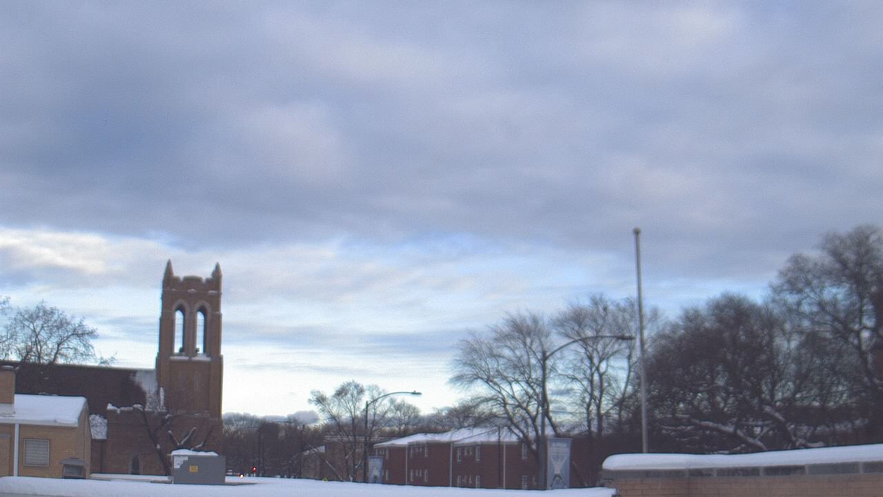 Thumbnail for current weather camera view from St Philip Lutheran School in Chicago, Illinois