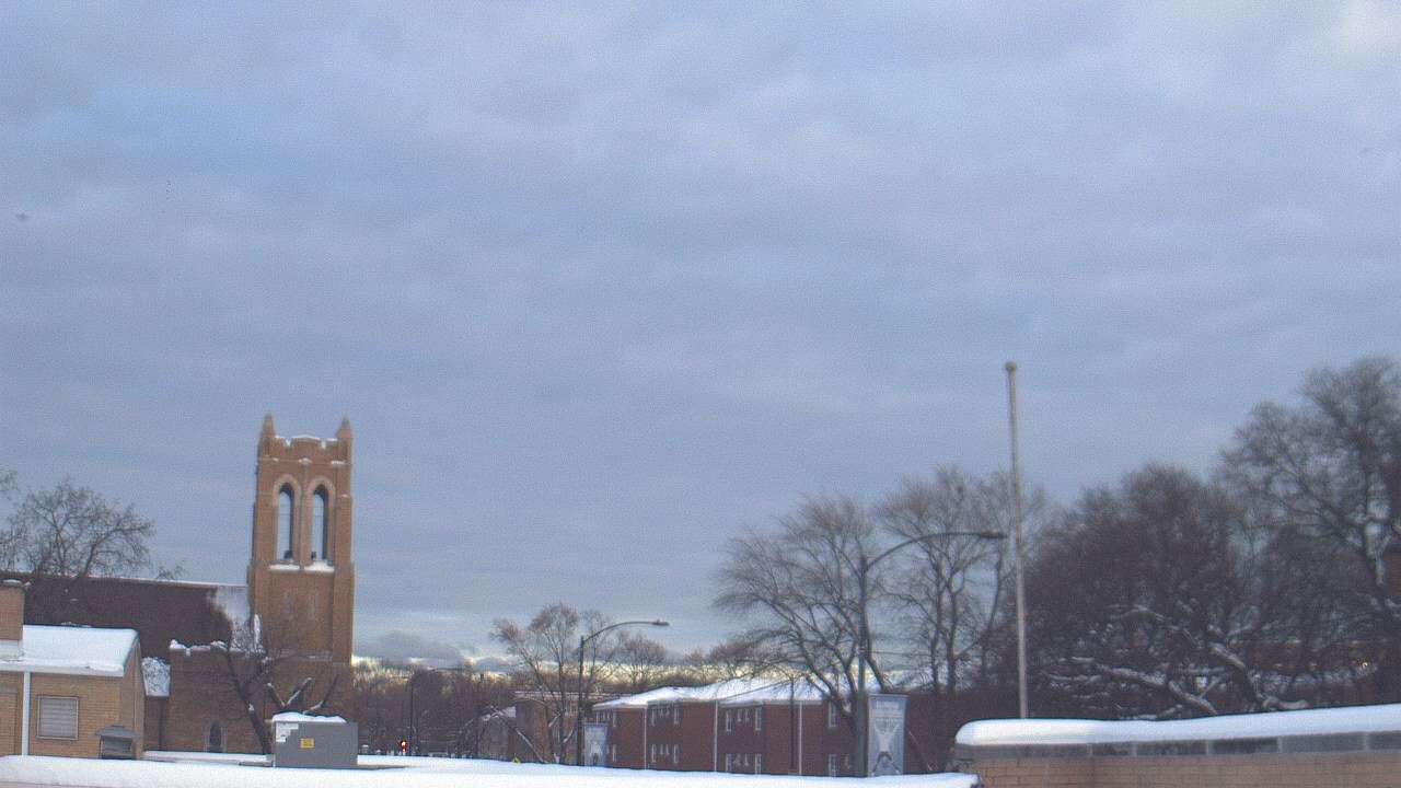 Thumbnail for current weather camera view from St Philip Lutheran School in Chicago, Illinois