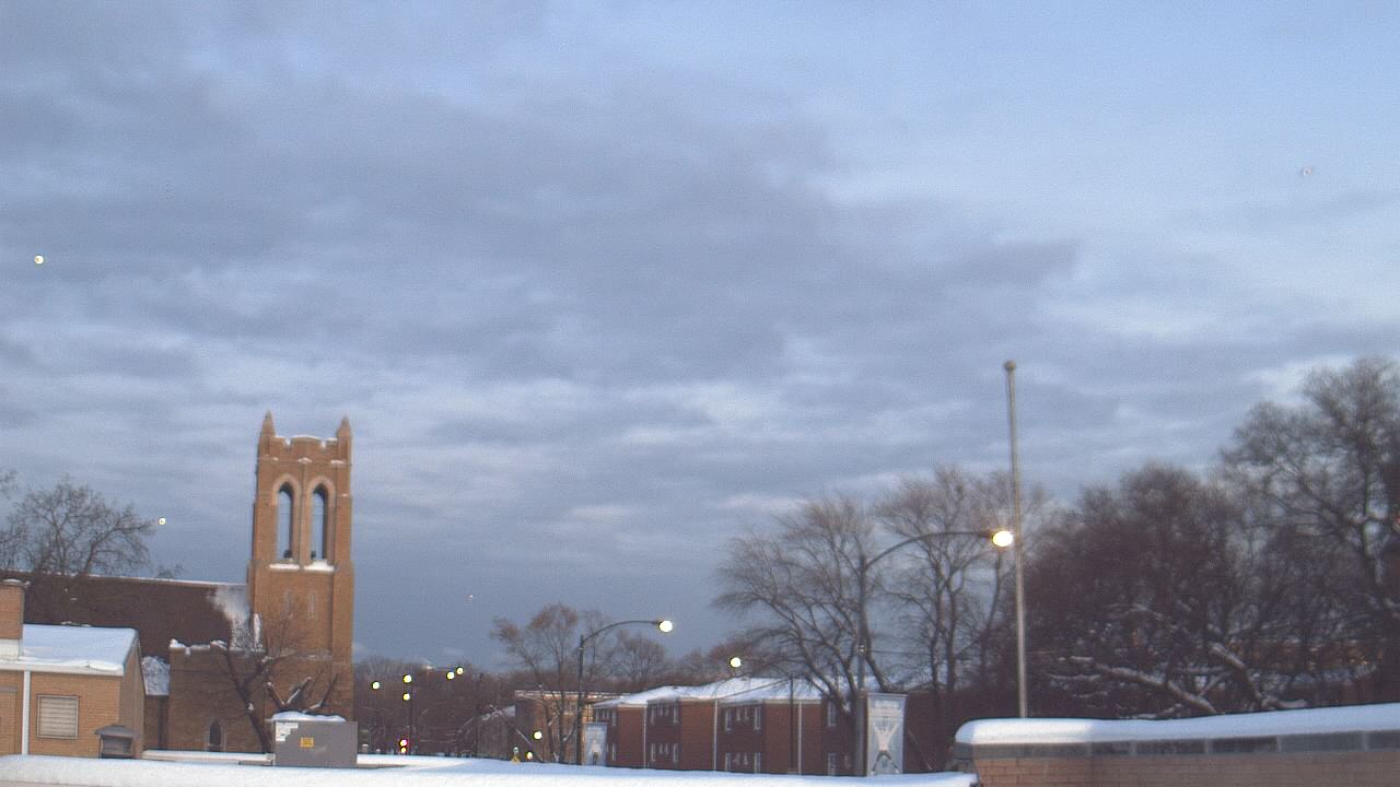 Thumbnail for current weather camera view from St Philip Lutheran School in Chicago, Illinois