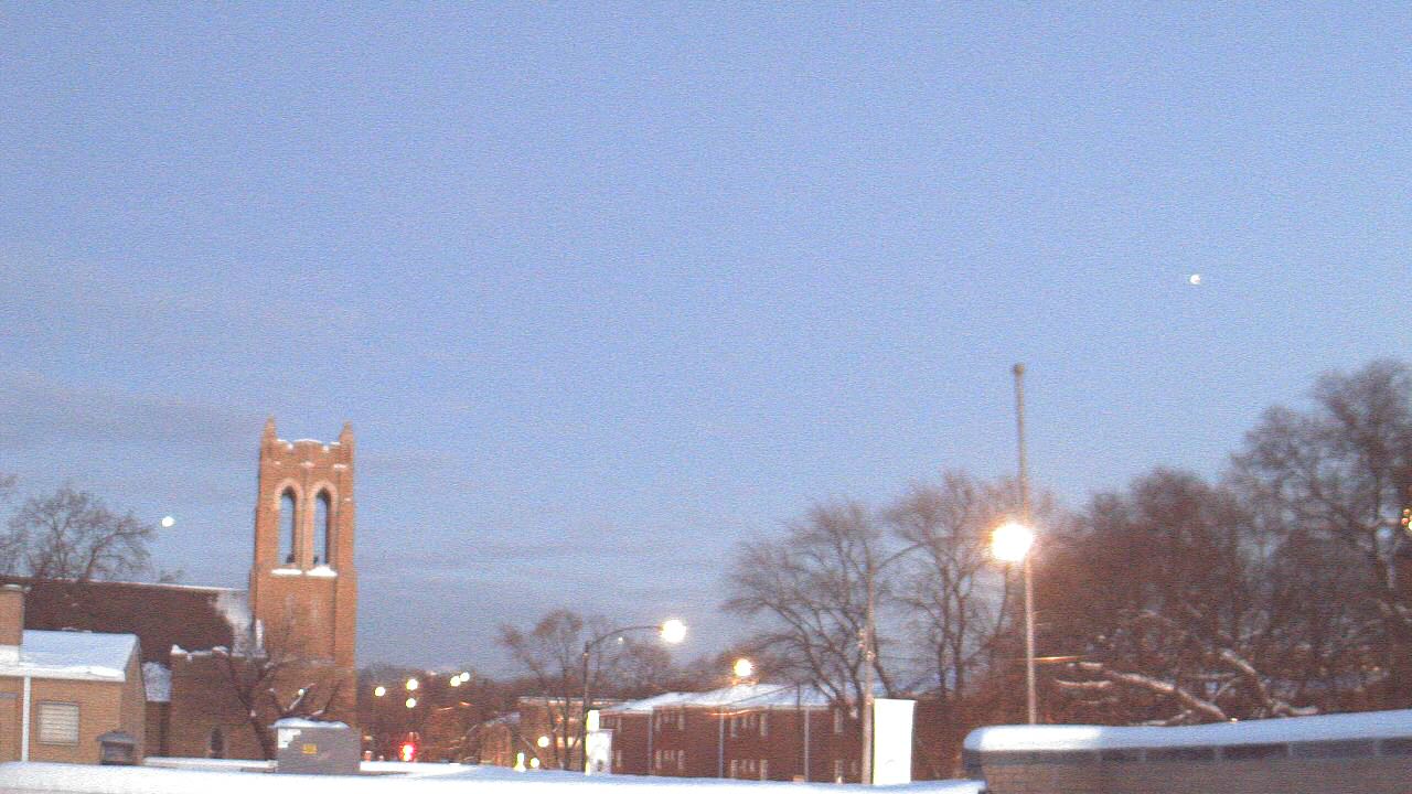 Thumbnail for current weather camera view from St Philip Lutheran School in Chicago, Illinois