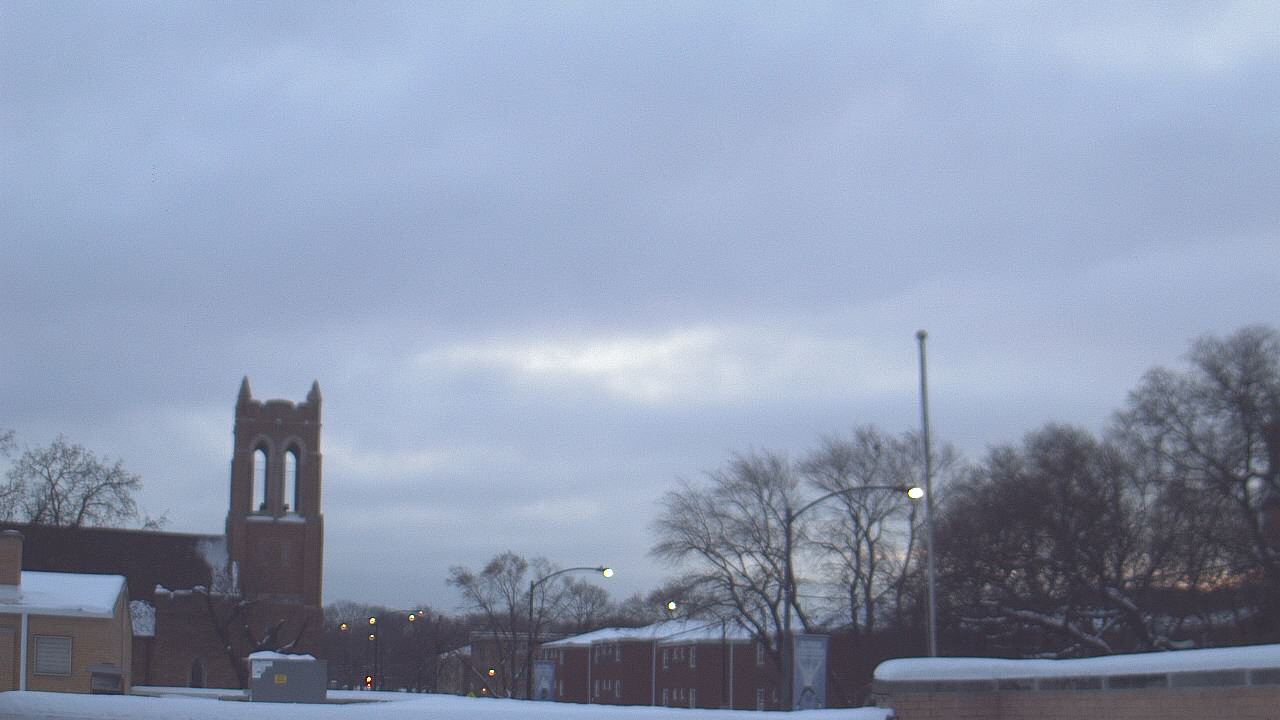 Thumbnail for current weather camera view from St Philip Lutheran School in Chicago, Illinois