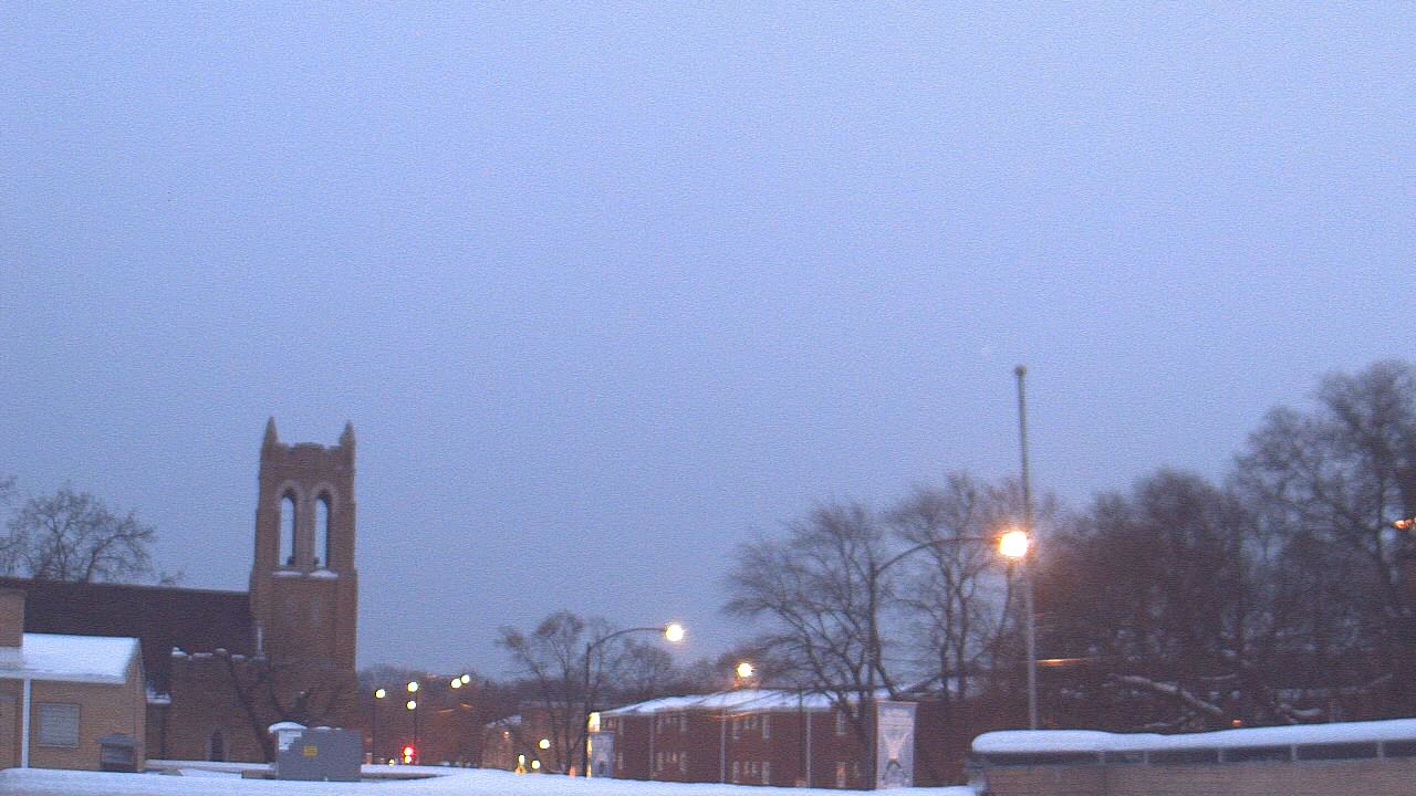 Thumbnail for current weather camera view from St Philip Lutheran School in Chicago, Illinois