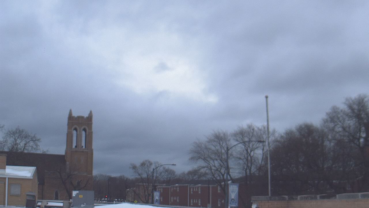 Thumbnail for current weather camera view from St Philip Lutheran School in Chicago, Illinois