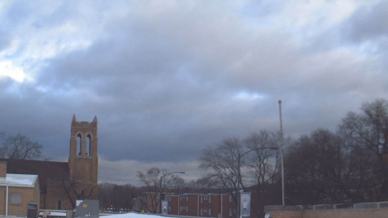 Thumbnail for current weather camera view from St Philip Lutheran School in Chicago, Illinois