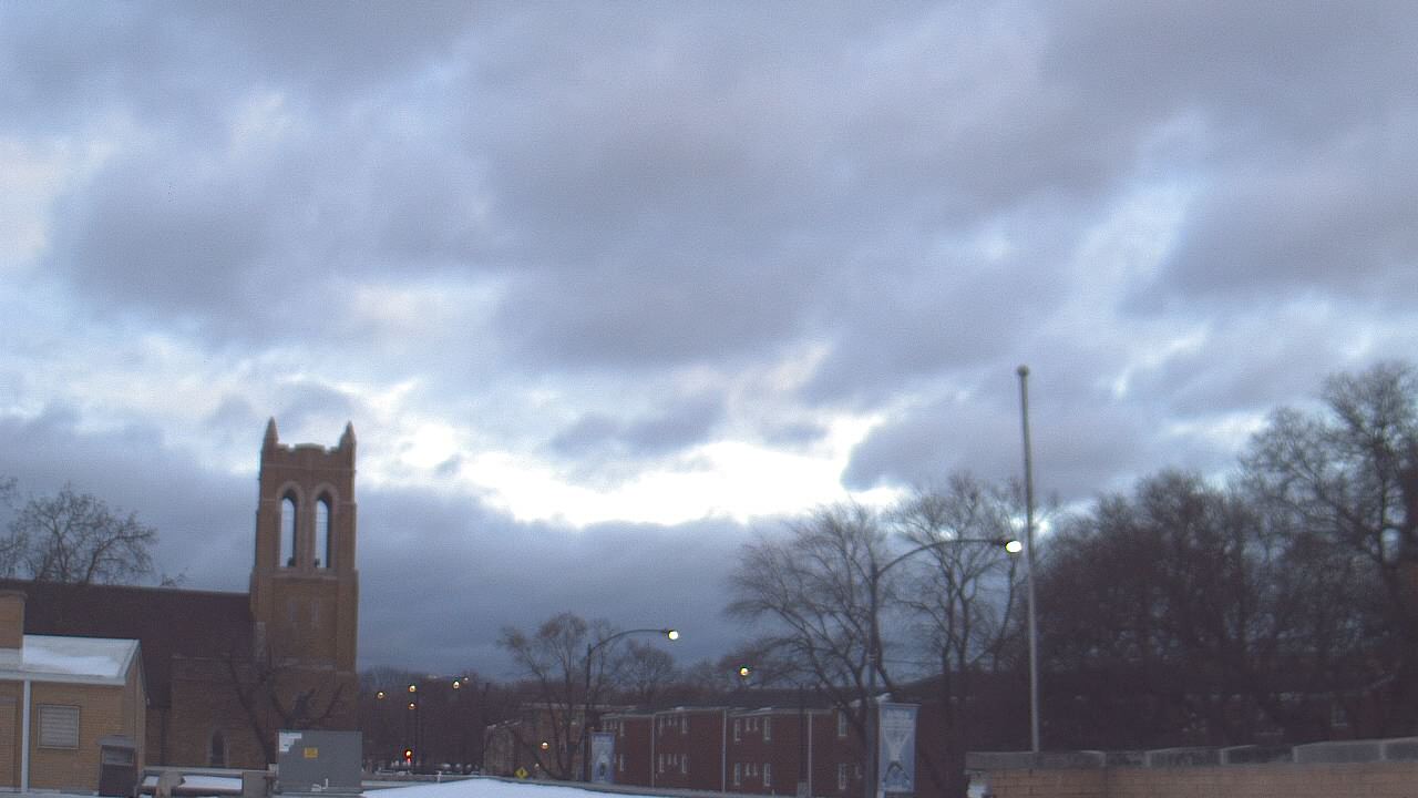Thumbnail for current weather camera view from St Philip Lutheran School in Chicago, Illinois