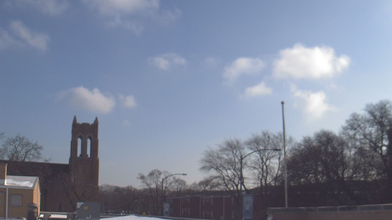 Thumbnail for current weather camera view from St Philip Lutheran School in Chicago, Illinois