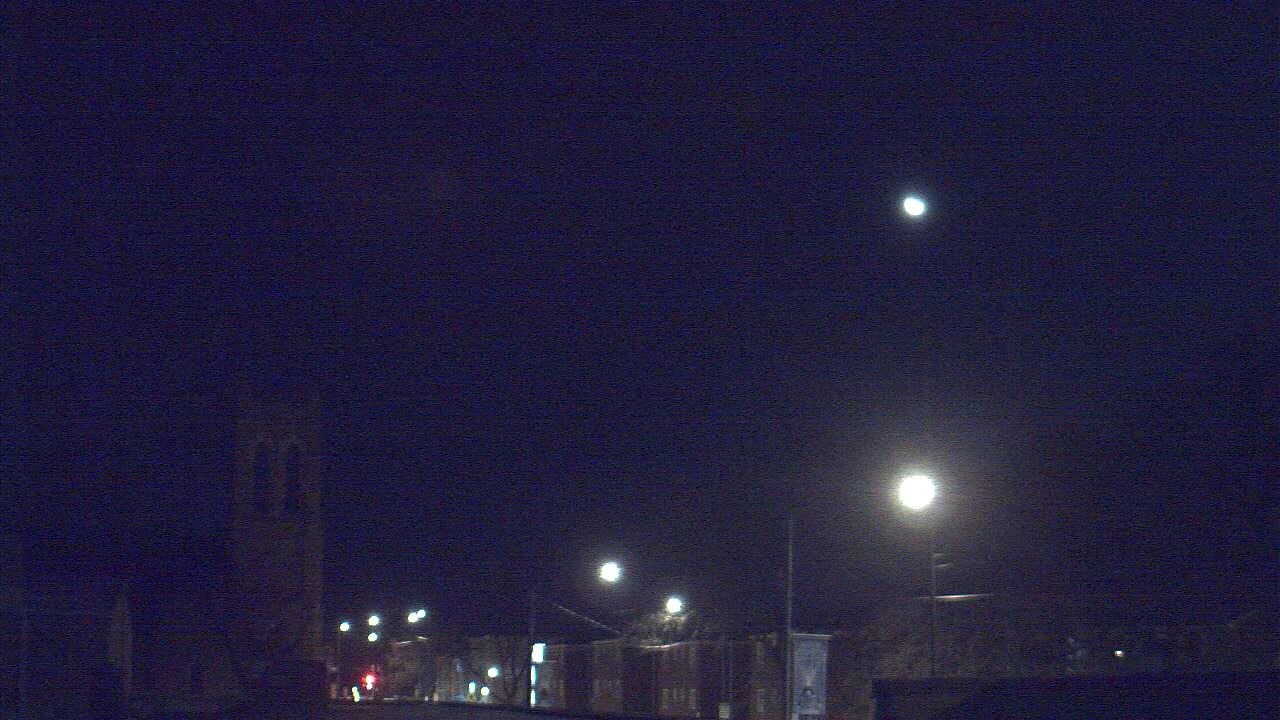 Thumbnail for current weather camera view from St Philip Lutheran School in Chicago, Illinois