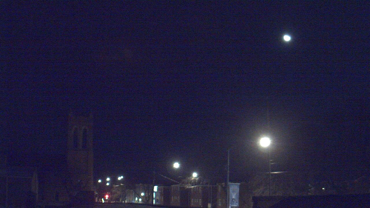 Thumbnail for current weather camera view from St Philip Lutheran School in Chicago, Illinois