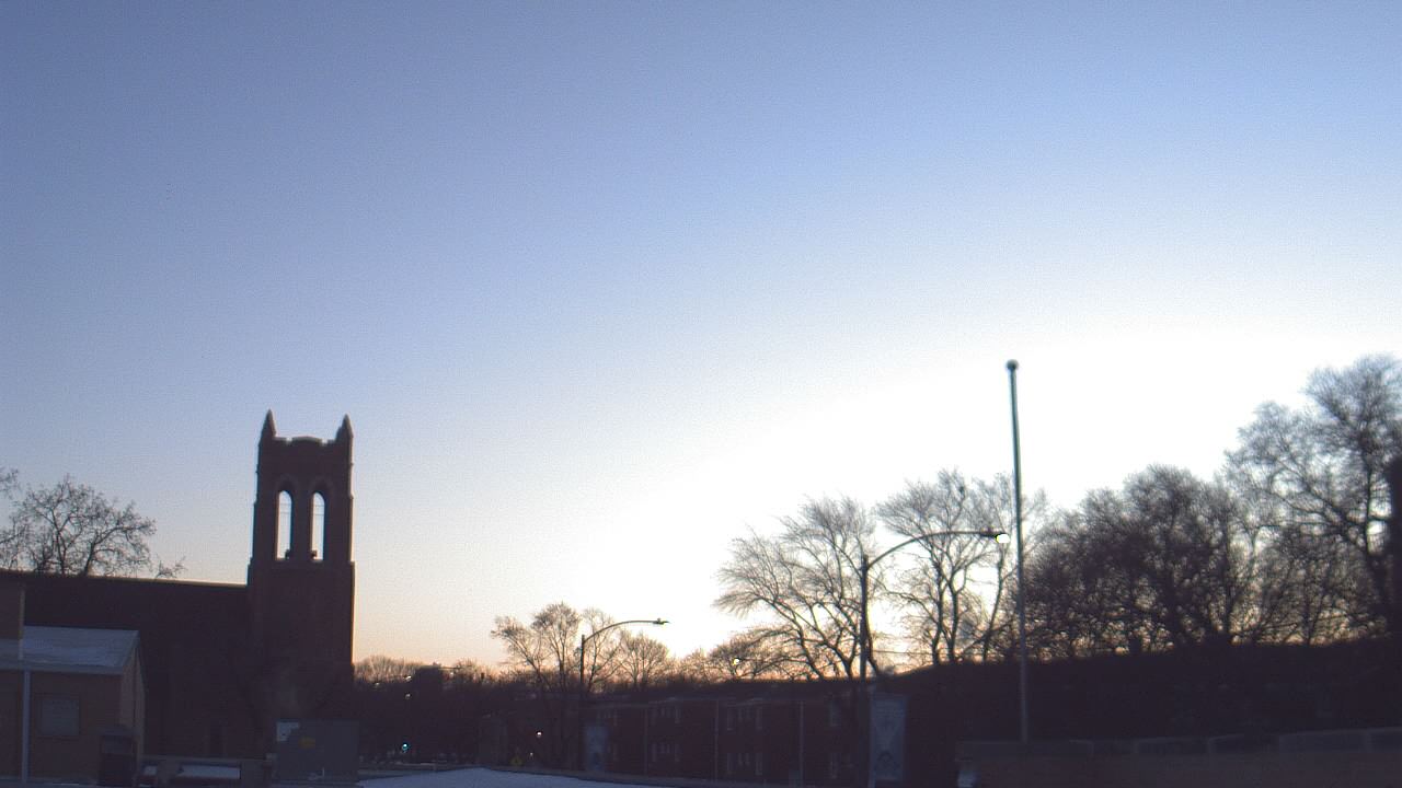 Thumbnail for current weather camera view from St Philip Lutheran School in Chicago, Illinois