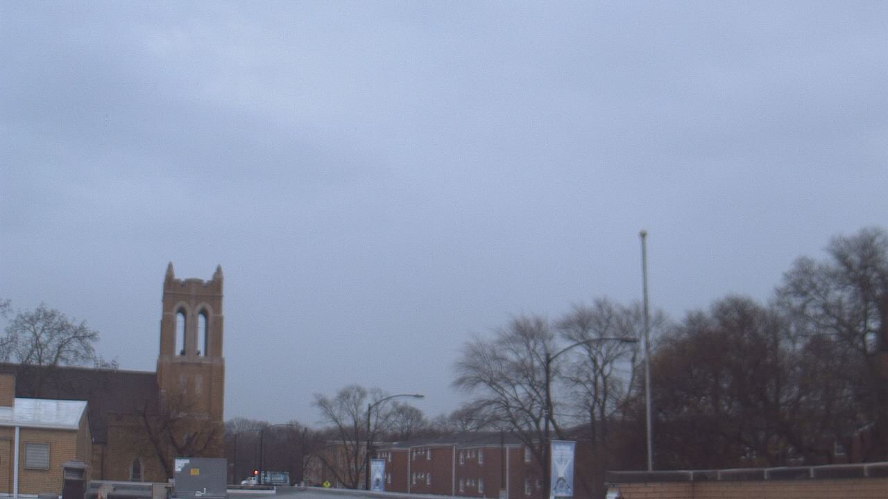 Thumbnail for current weather camera view from St Philip Lutheran School in Chicago, Illinois