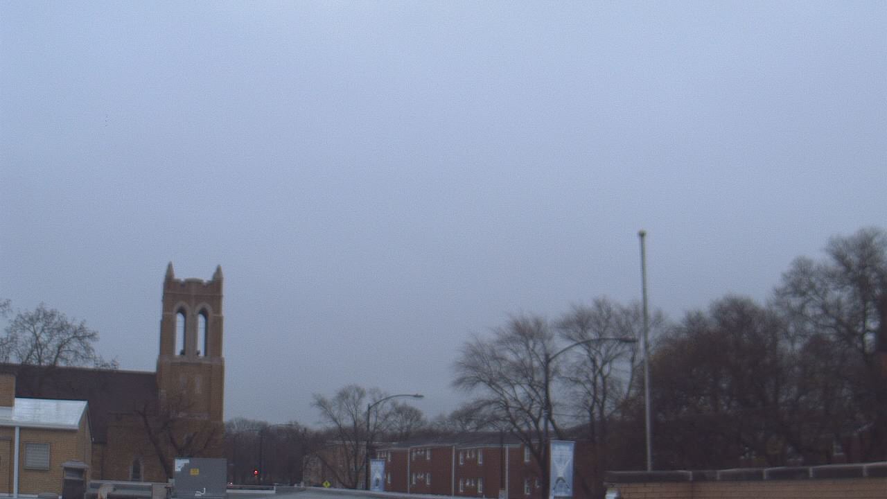 Thumbnail for current weather camera view from St Philip Lutheran School in Chicago, Illinois