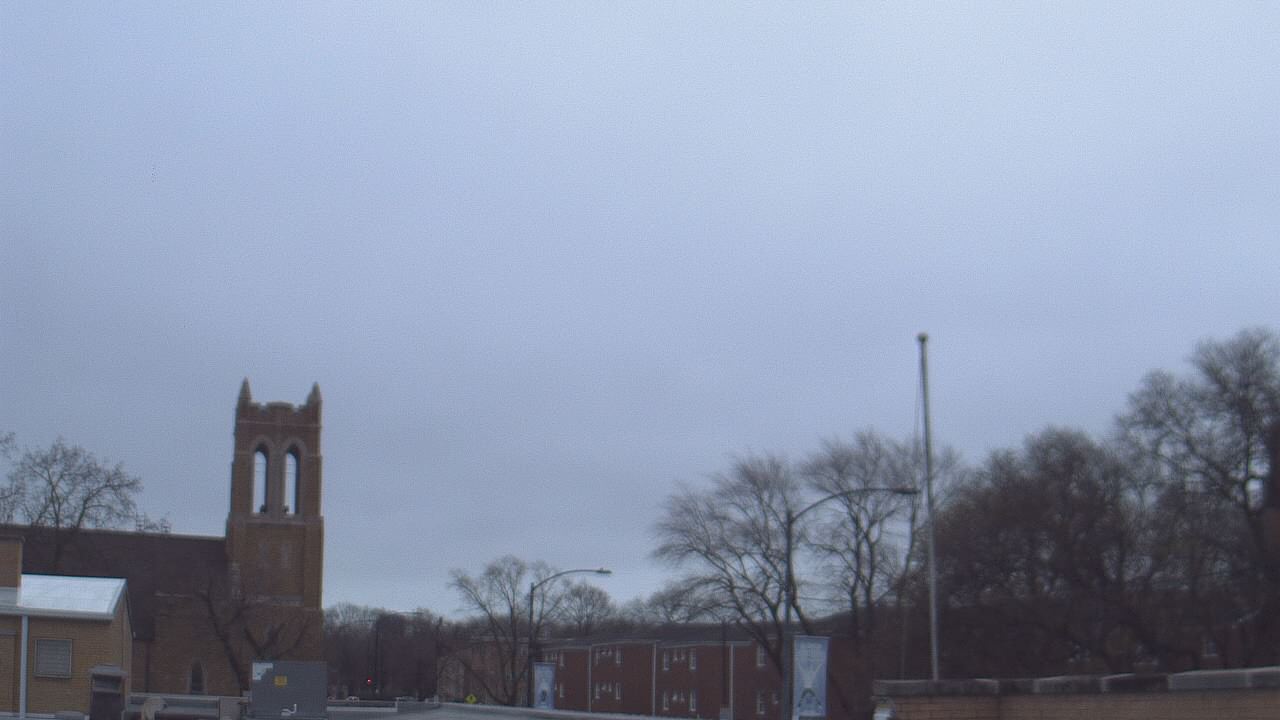 Thumbnail for current weather camera view from St Philip Lutheran School in Chicago, Illinois