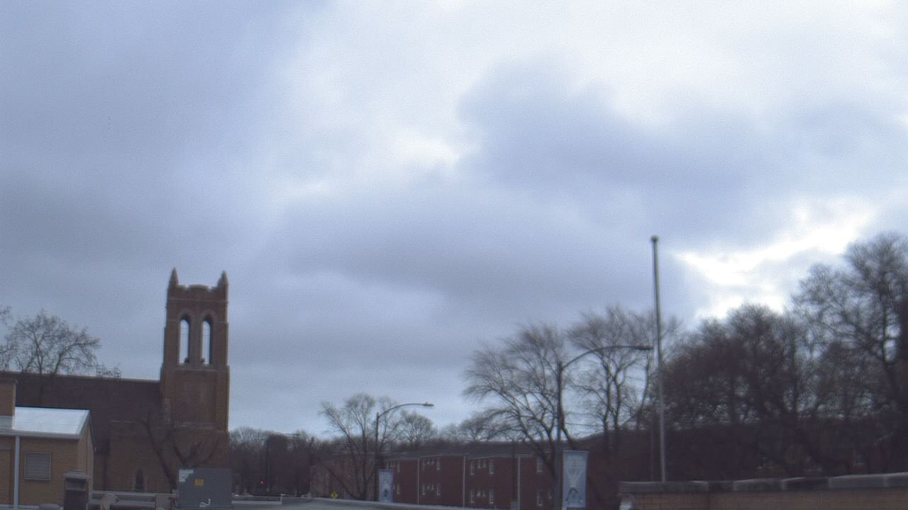 Thumbnail for current weather camera view from St Philip Lutheran School in Chicago, Illinois