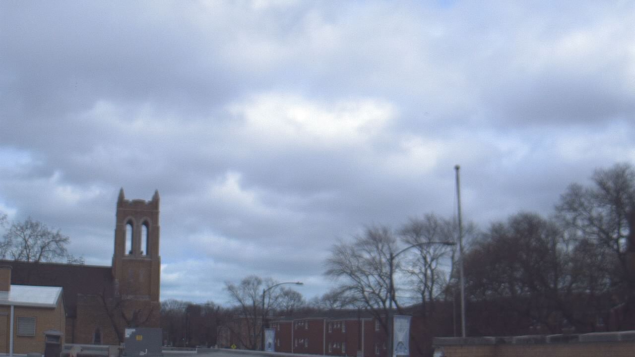 Thumbnail for current weather camera view from St Philip Lutheran School in Chicago, Illinois