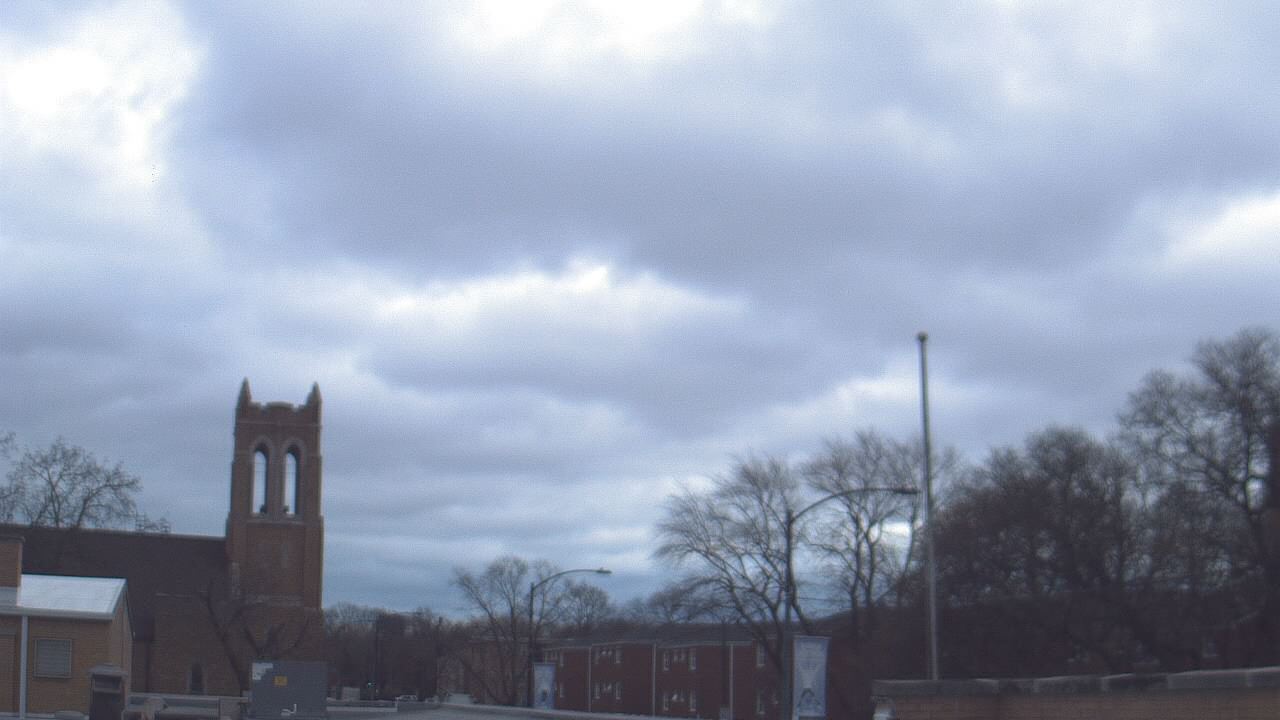 Thumbnail for current weather camera view from St Philip Lutheran School in Chicago, Illinois