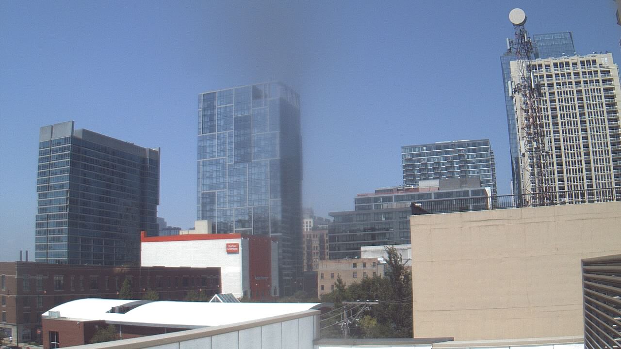 Thumbnail for current weather camera view from Old St Marys School in Chicago, Illinois
