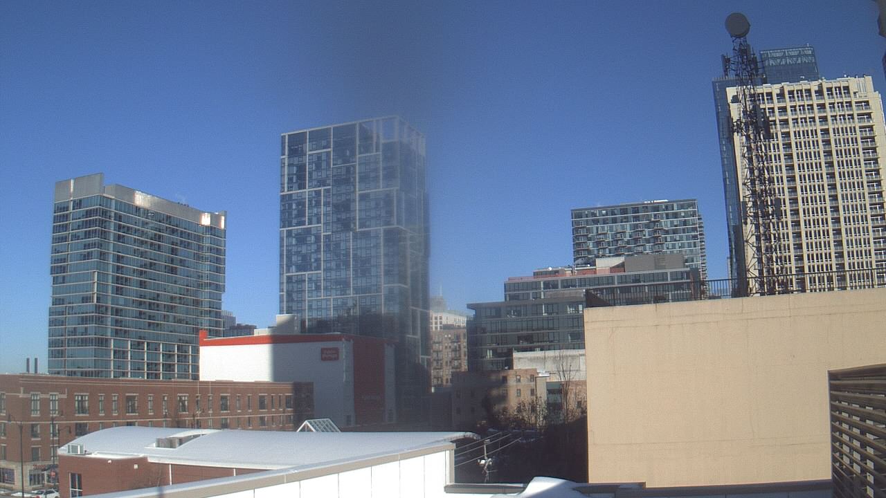 Thumbnail for current weather camera view from Old St Marys School in Chicago, Illinois