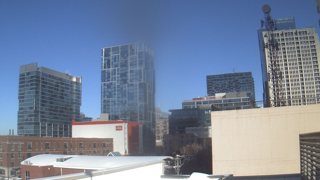 Thumbnail for current weather camera view from Old St Marys School in Chicago, Illinois