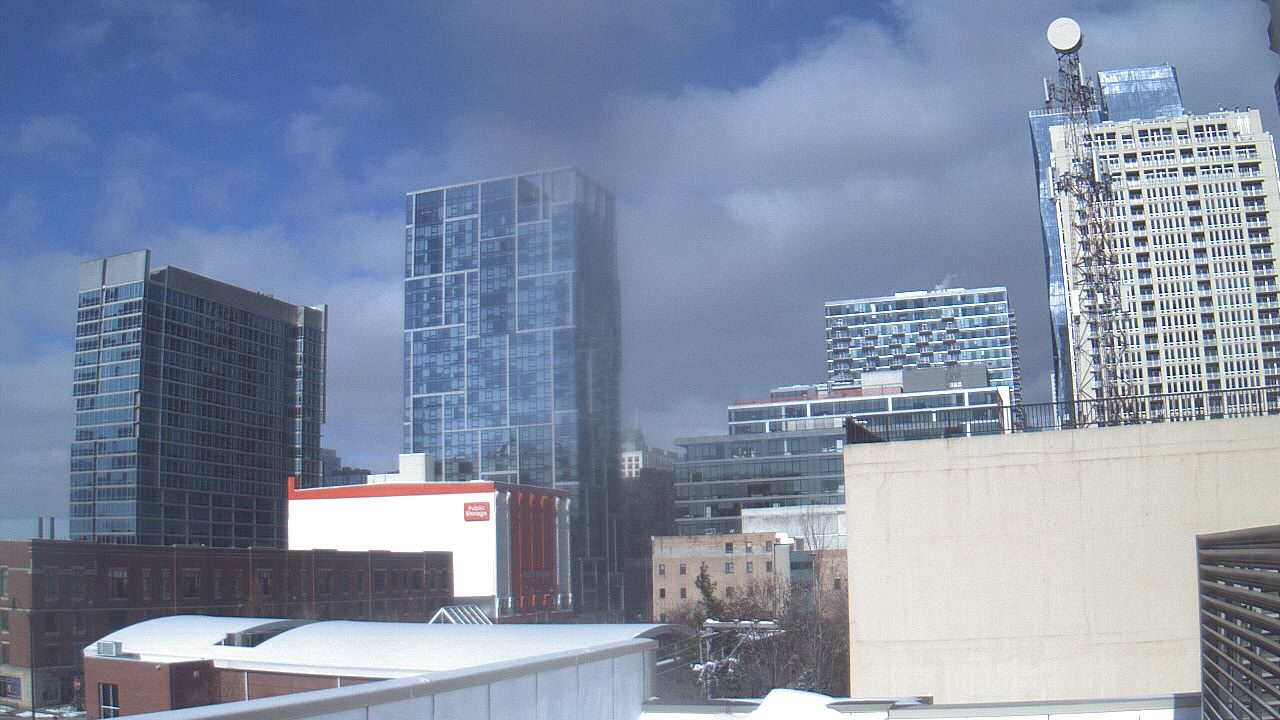 Thumbnail for current weather camera view from Old St Marys School in Chicago, Illinois