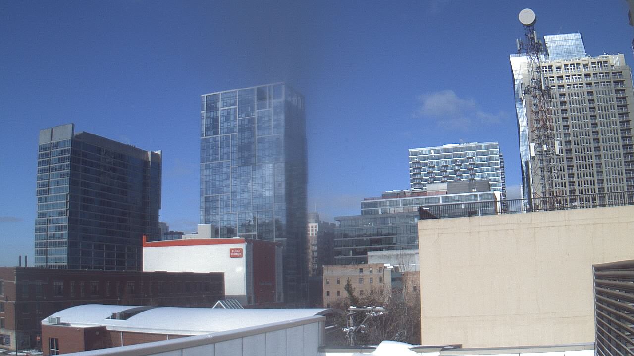 Thumbnail for current weather camera view from Old St Marys School in Chicago, Illinois