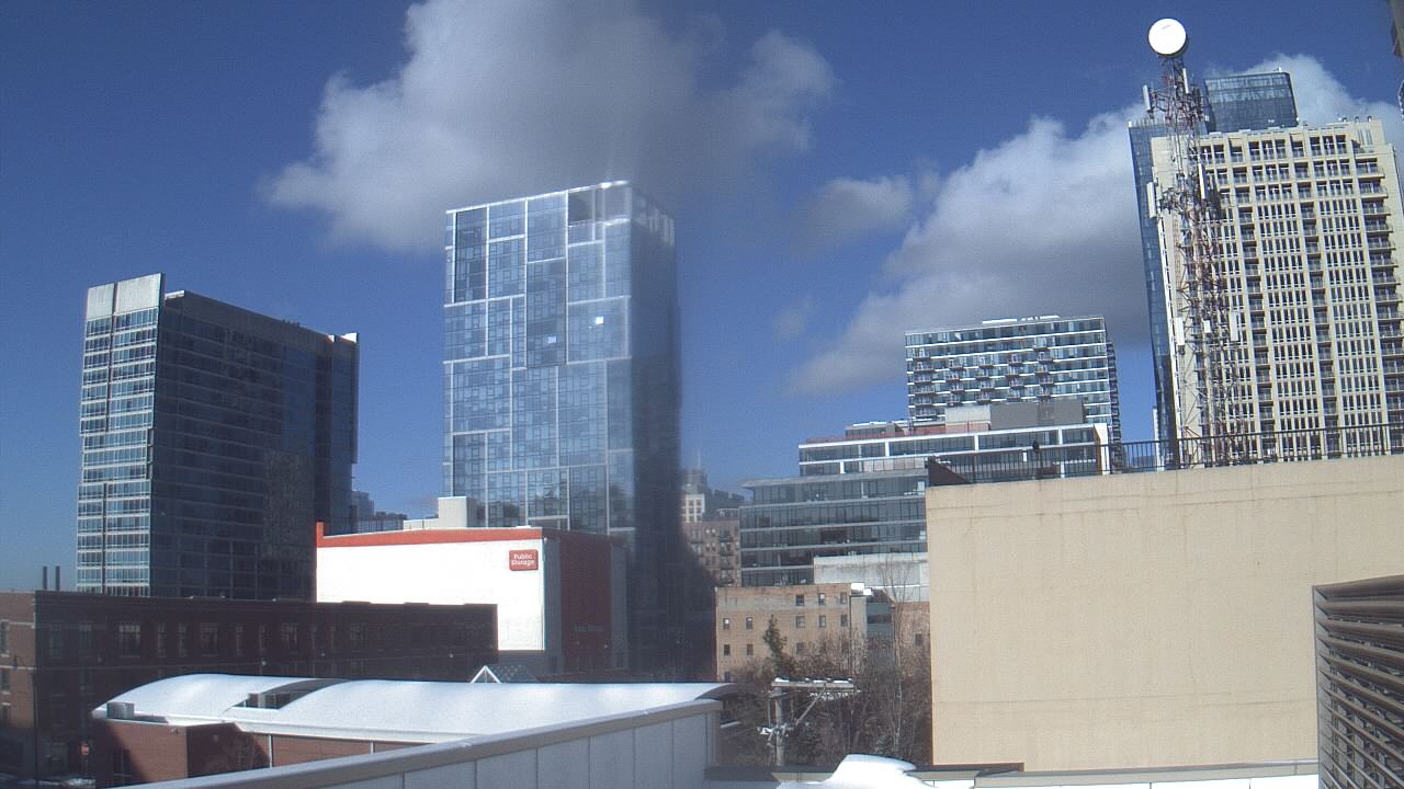 Thumbnail for current weather camera view from Old St Marys School in Chicago, Illinois