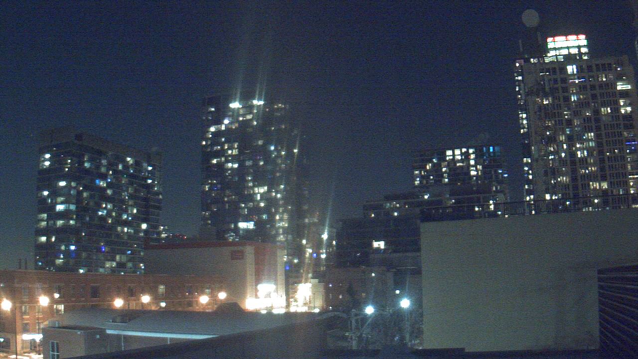 Thumbnail for current weather camera view from Old St Marys School in Chicago, Illinois