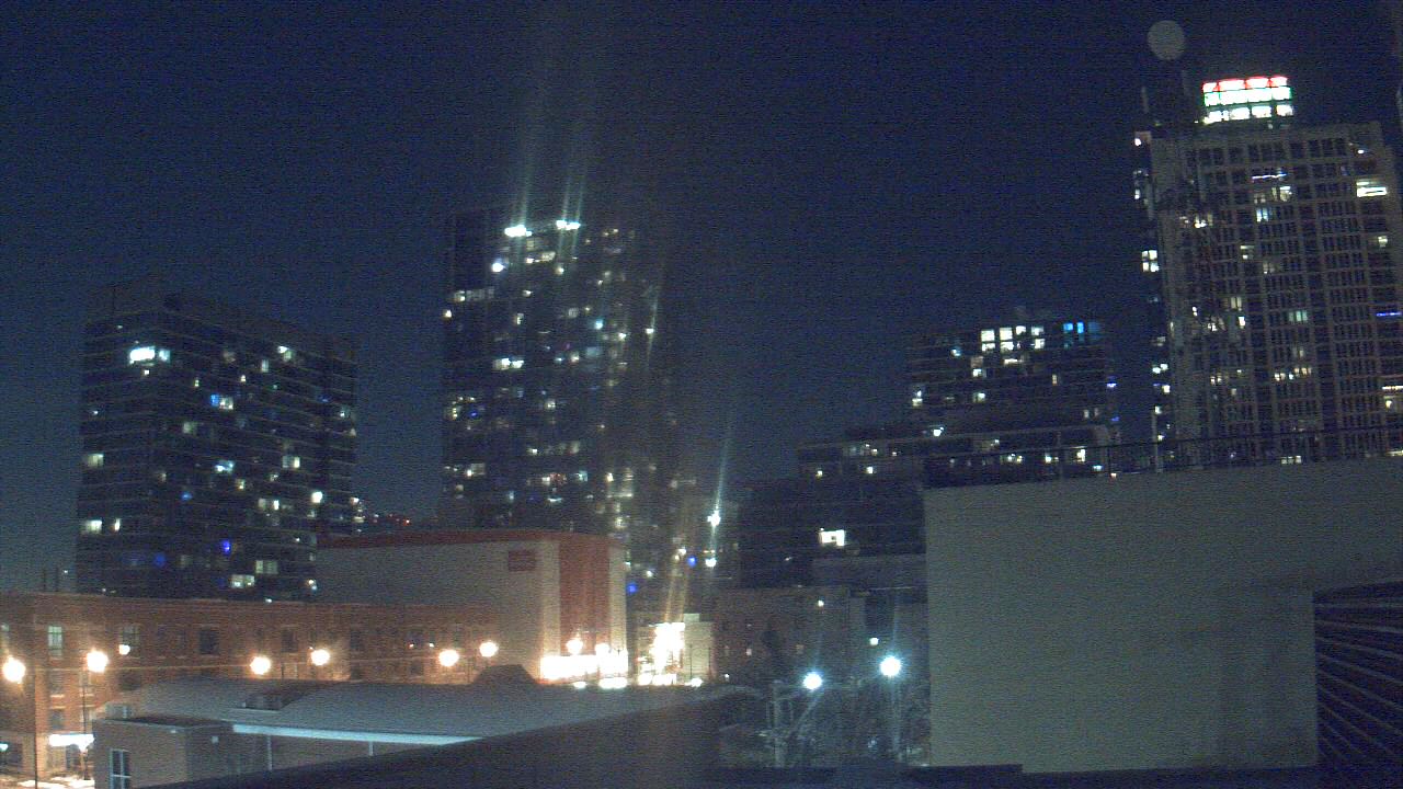 Thumbnail for current weather camera view from Old St Marys School in Chicago, Illinois