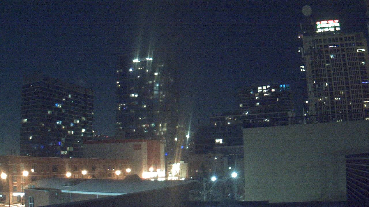 Thumbnail for current weather camera view from Old St Marys School in Chicago, Illinois