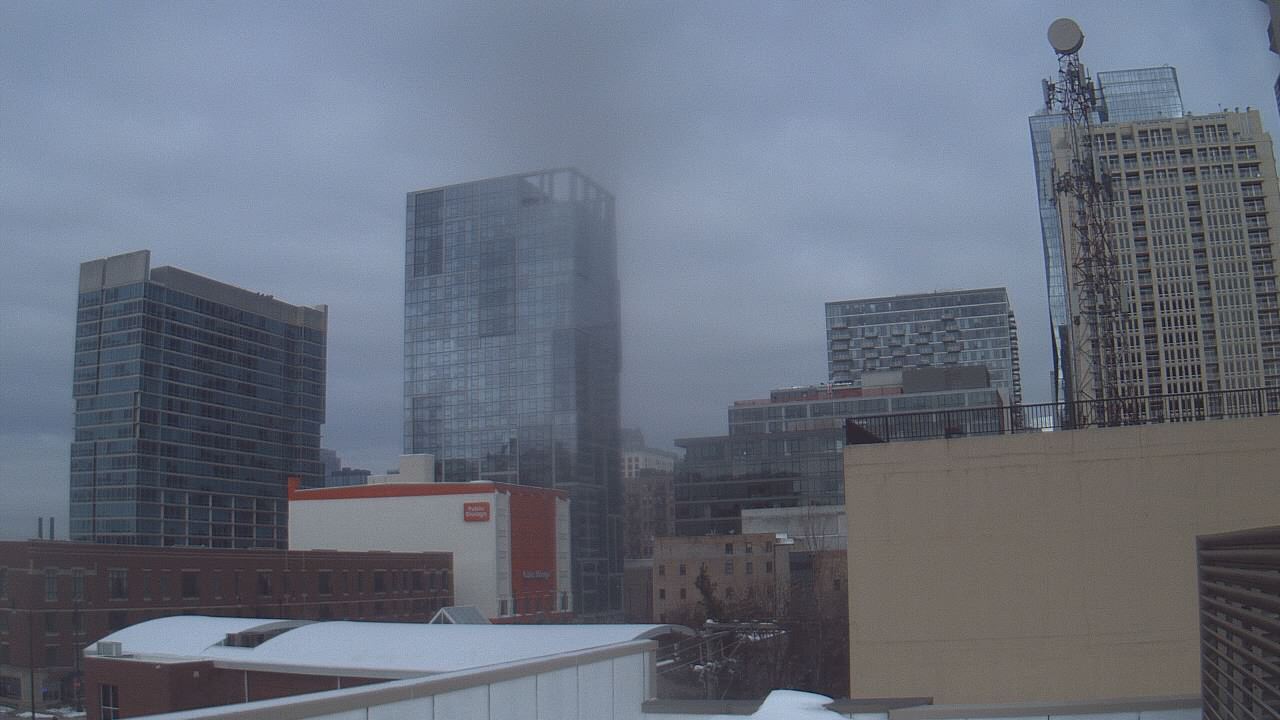 Thumbnail for current weather camera view from Old St Marys School in Chicago, Illinois