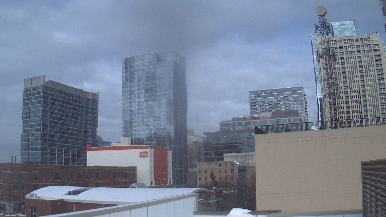 Thumbnail for current weather camera view from Old St Marys School in Chicago, Illinois