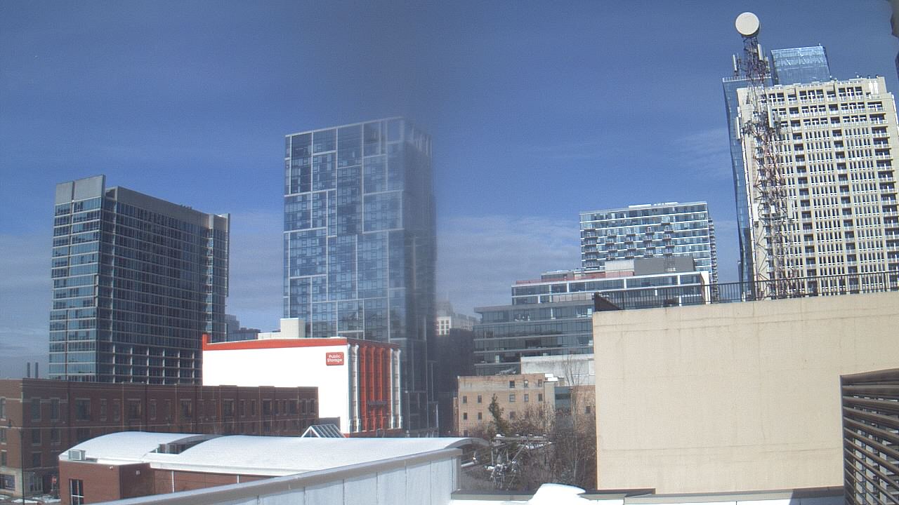 Thumbnail for current weather camera view from Old St Marys School in Chicago, Illinois