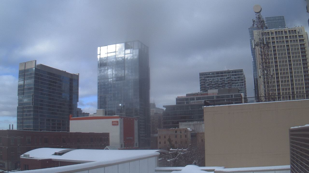 Thumbnail for current weather camera view from Old St Marys School in Chicago, Illinois