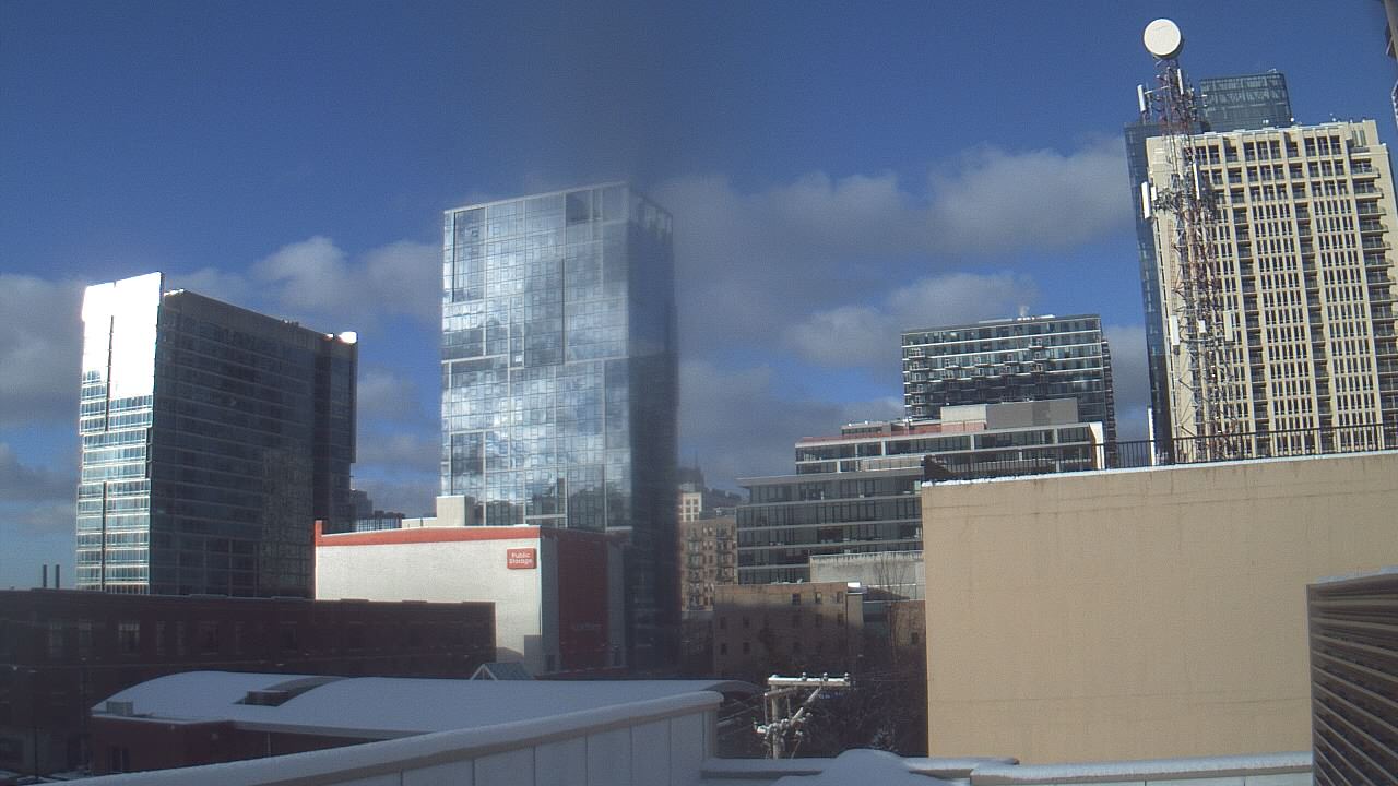 Thumbnail for current weather camera view from Old St Marys School in Chicago, Illinois